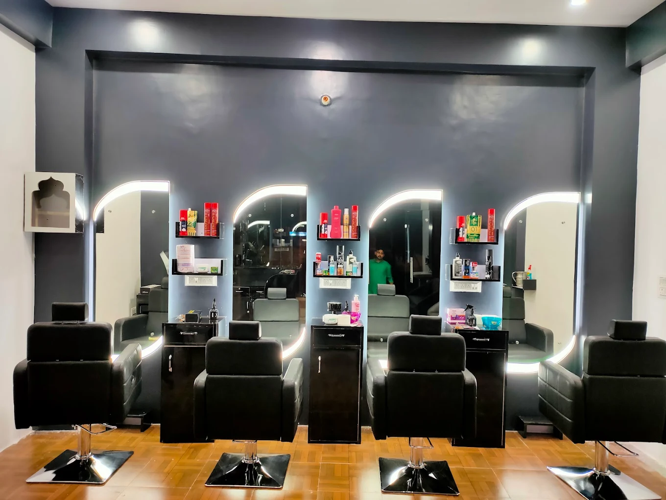Mr. Cut Salon in Dausa