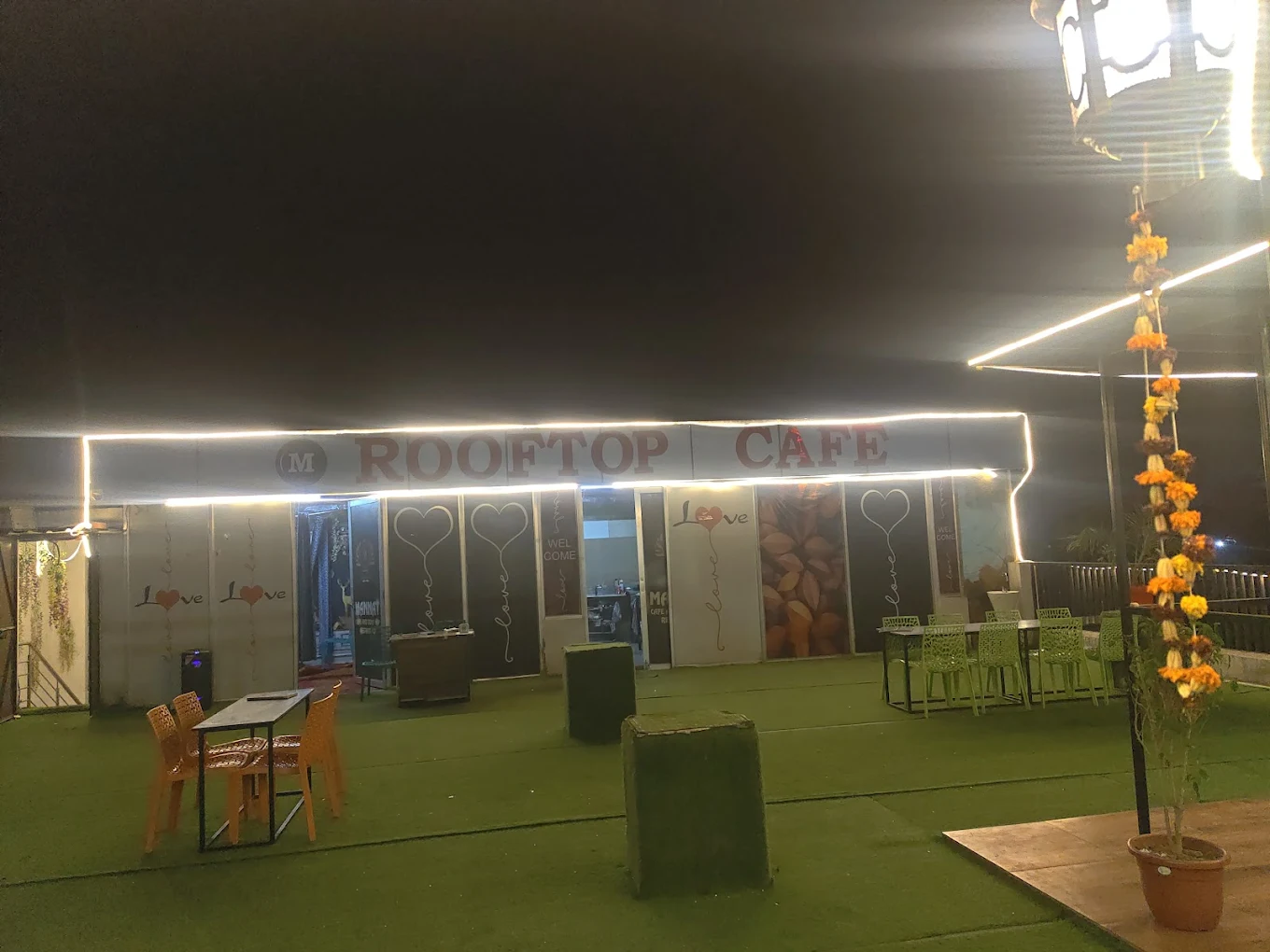 Mannat cafe and restaurant